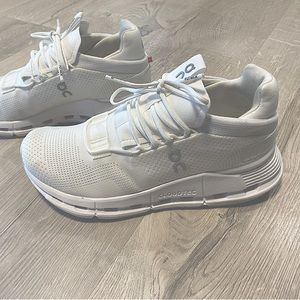 On-running womens Cloudnova sneaker size 6.5 UK 4.5 EU 37.5